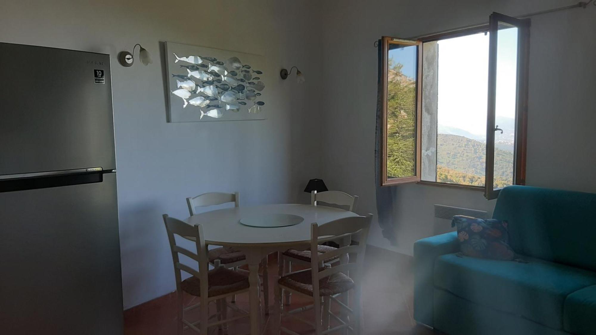 Gite La Fontaine Corse Loreto-di-Casinca Oda fotoğraf